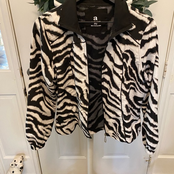 ac-tiv-ology Animal Print Zebra Print Black & White Windbreaker Jacket PM MP - Picture 7 of 9